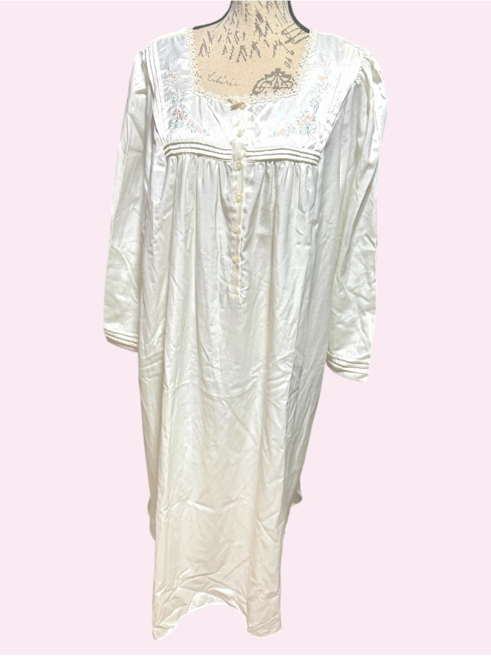 Aria Vintage White  Satin Long Nightgown New w Tags Size L